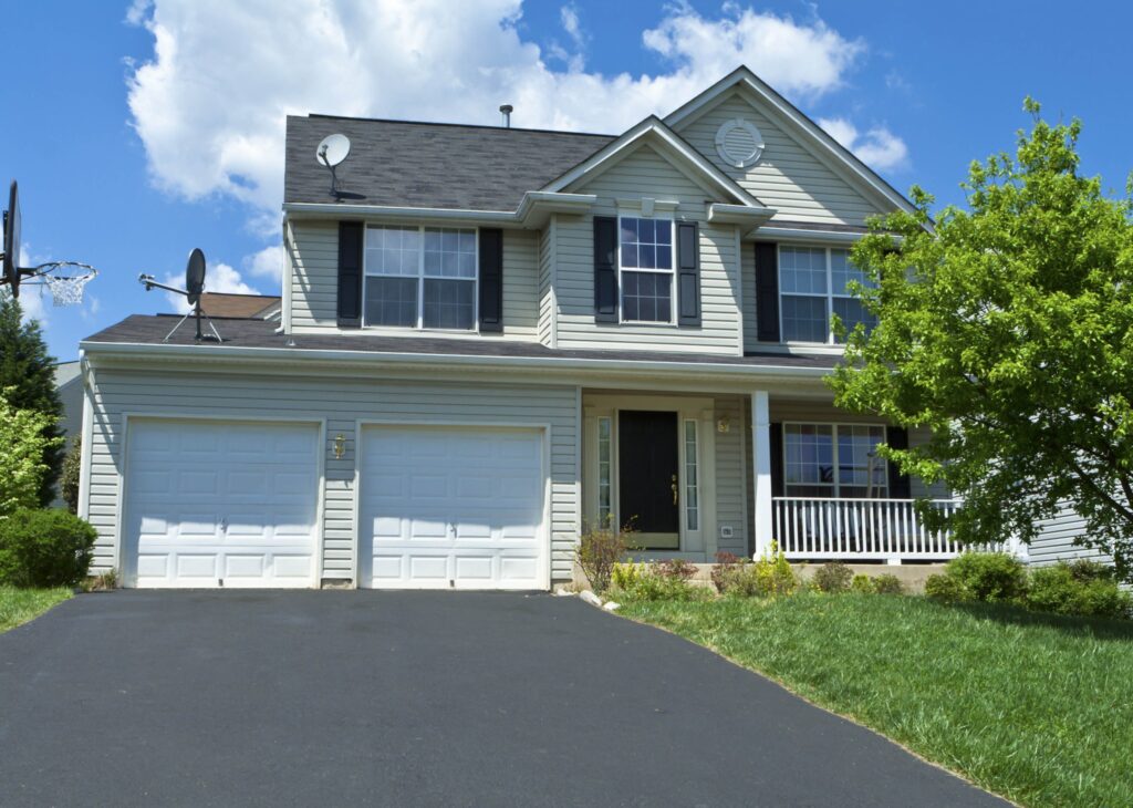 The Complete Guide to Asphalt Driveway Resurfacing in 2025