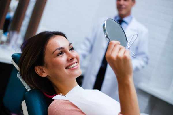 Professional Teeth Whitening: How to Keep Your Smile Bright and Safe