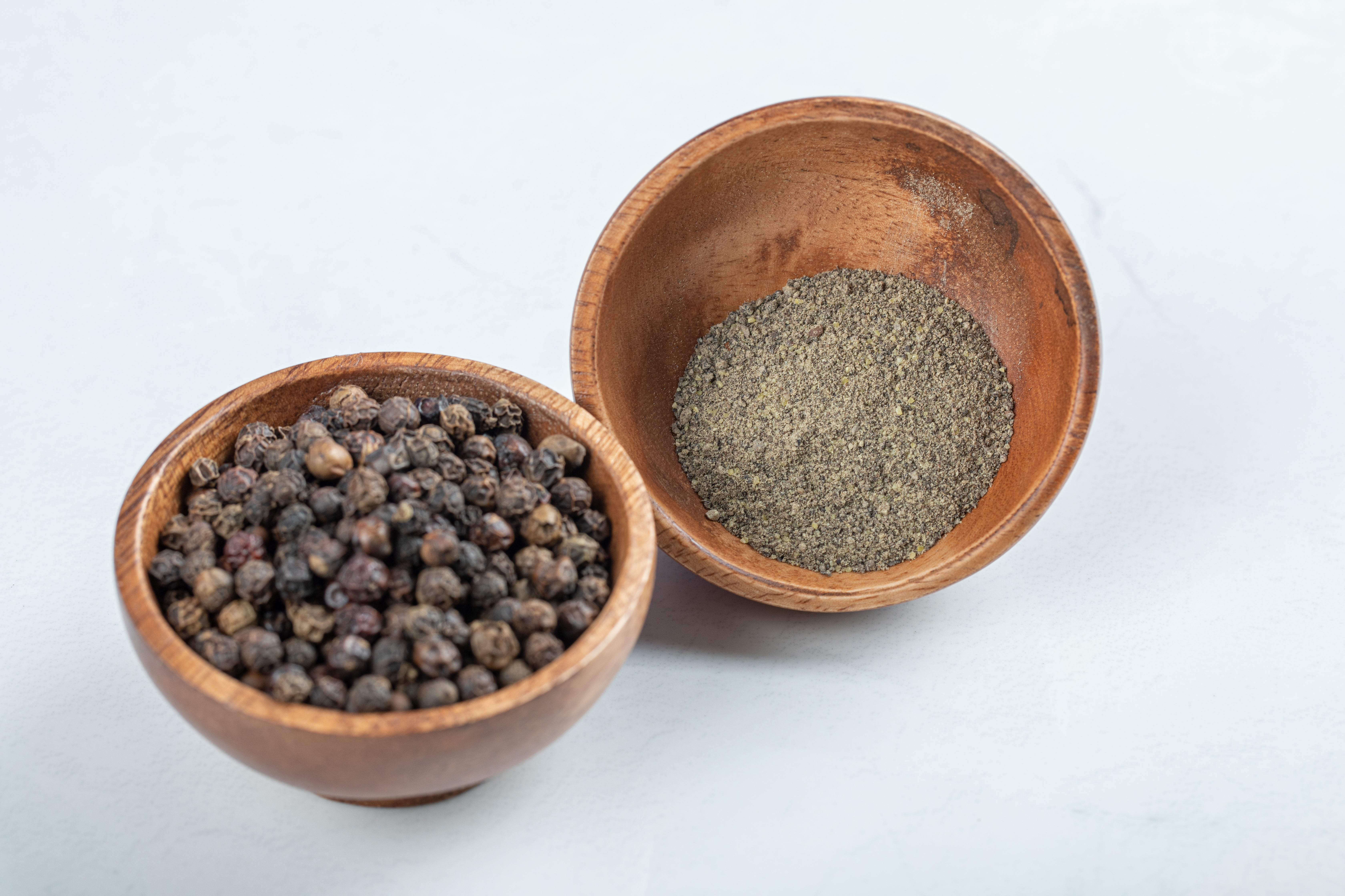 Black Pepper Spice vs. White Pepper: Key Differences