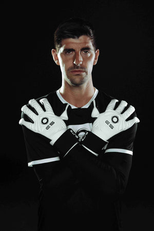 Football Gloves That Dominate — Gear Up Like a Pro