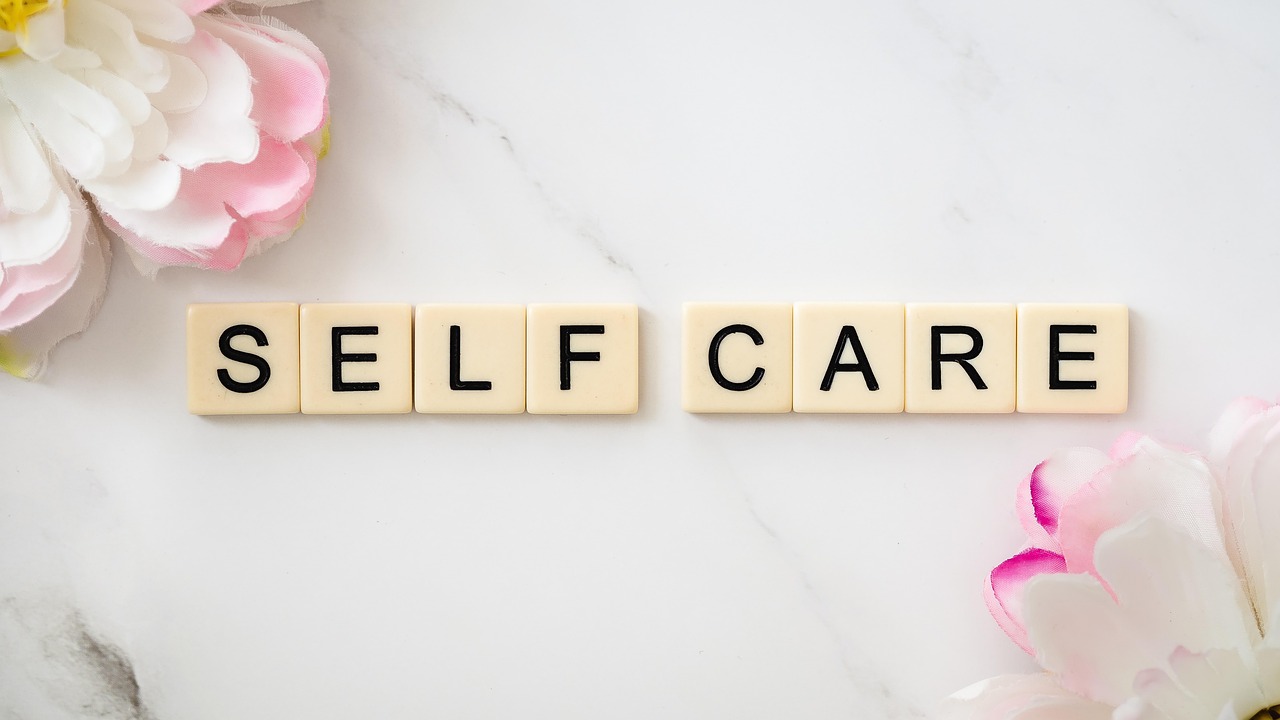 Staying Cool and Productive: Vikki Nicolai La Crosse's Top Summer Self-Care Tips for Delivery Drivers