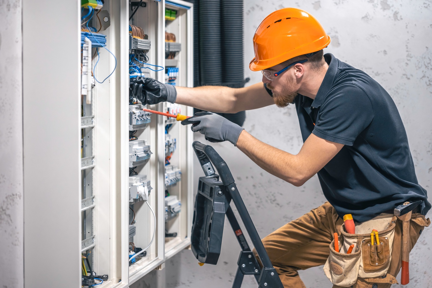 Licensed Electrician in East Patchogue, NY | Fran Electric Co. – Residential & Commercial Services