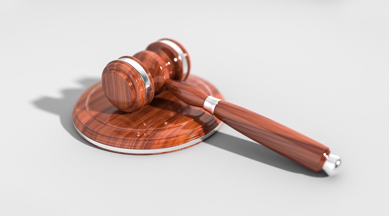 The Difference Between an Employment Lawyer and an HR Consultant