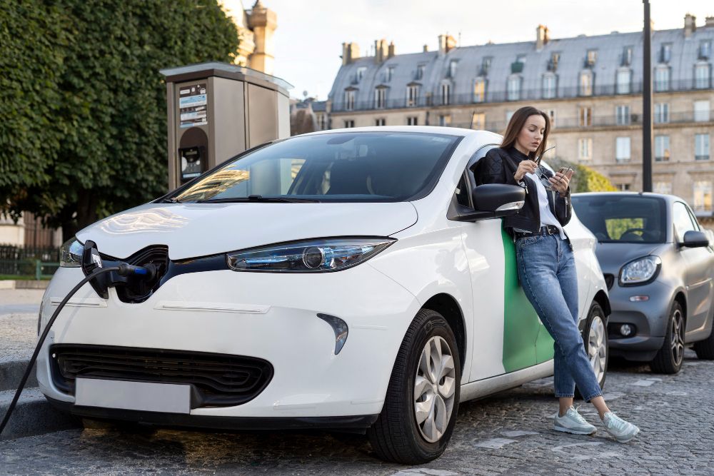 Electric Vehicles in India 2025: Market Outlook, Key Stocks, and Investment Opportunities