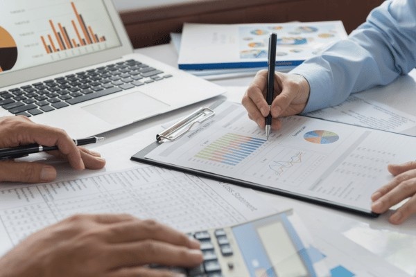 The Ultimate Guide to Content Management Systems for Financial Institutions
