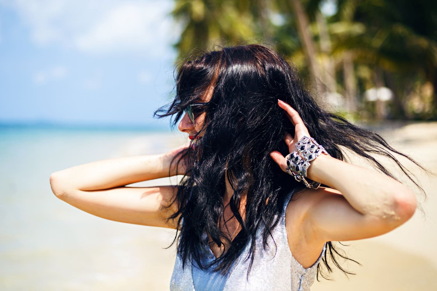 Best Ways to Keep Hair Fresh and Oil-Free in Summer