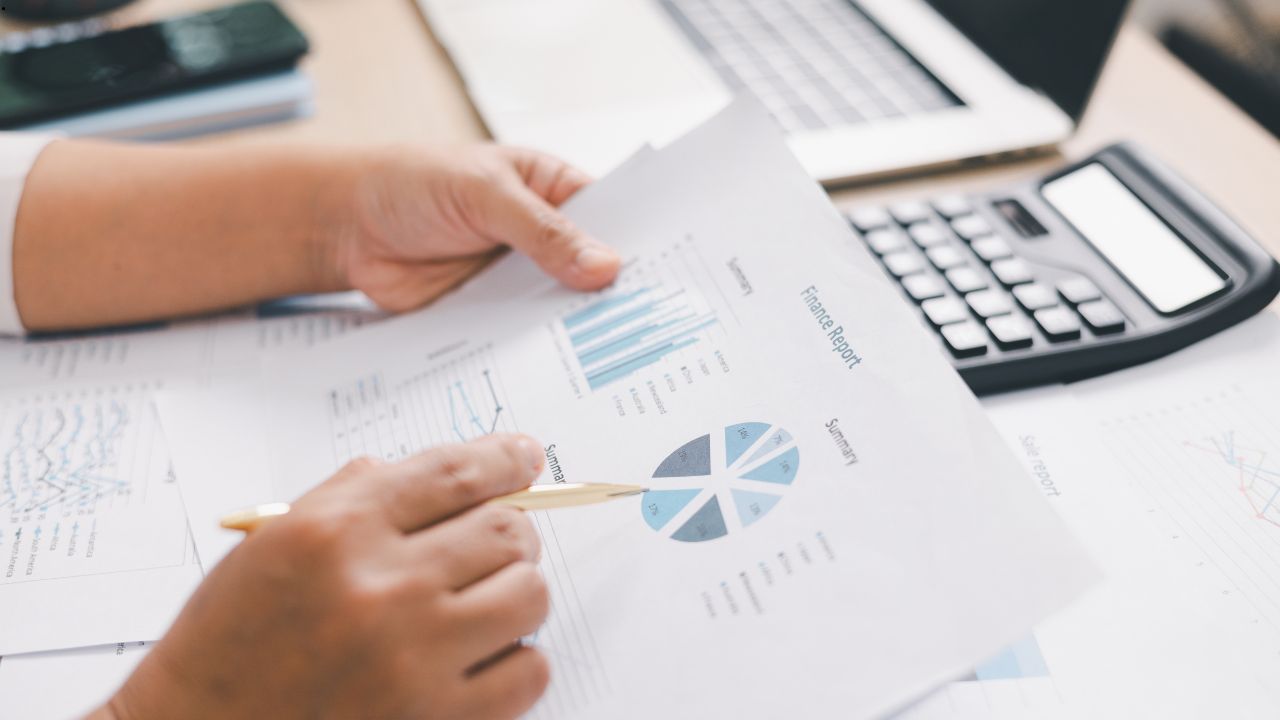 What Investors Should Know Before Choosing a Financial Advisor