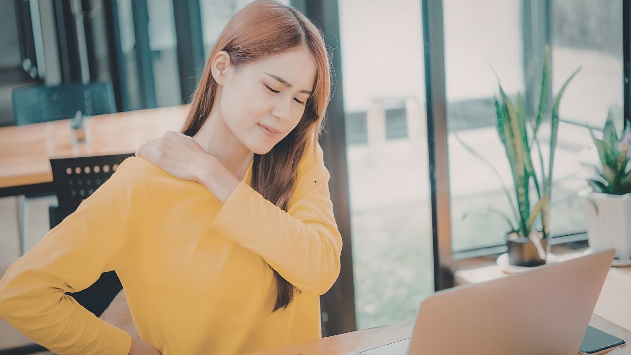 Workplace Posture and Women&rsquo;s Health: Why It Matters More Than You Think in Mississauga