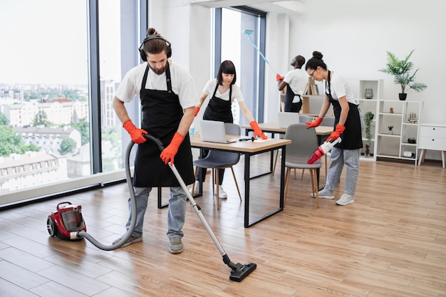 Why Choose Professional Housekeeping Services in Noida?