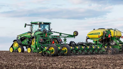4 Reasons to Choose John Deere Tractors