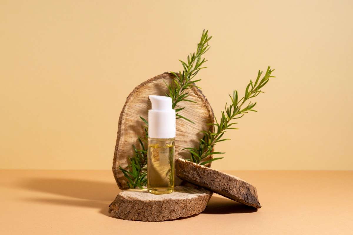 Natural Insect Repellent Uses of Cedarwood Essential Oil