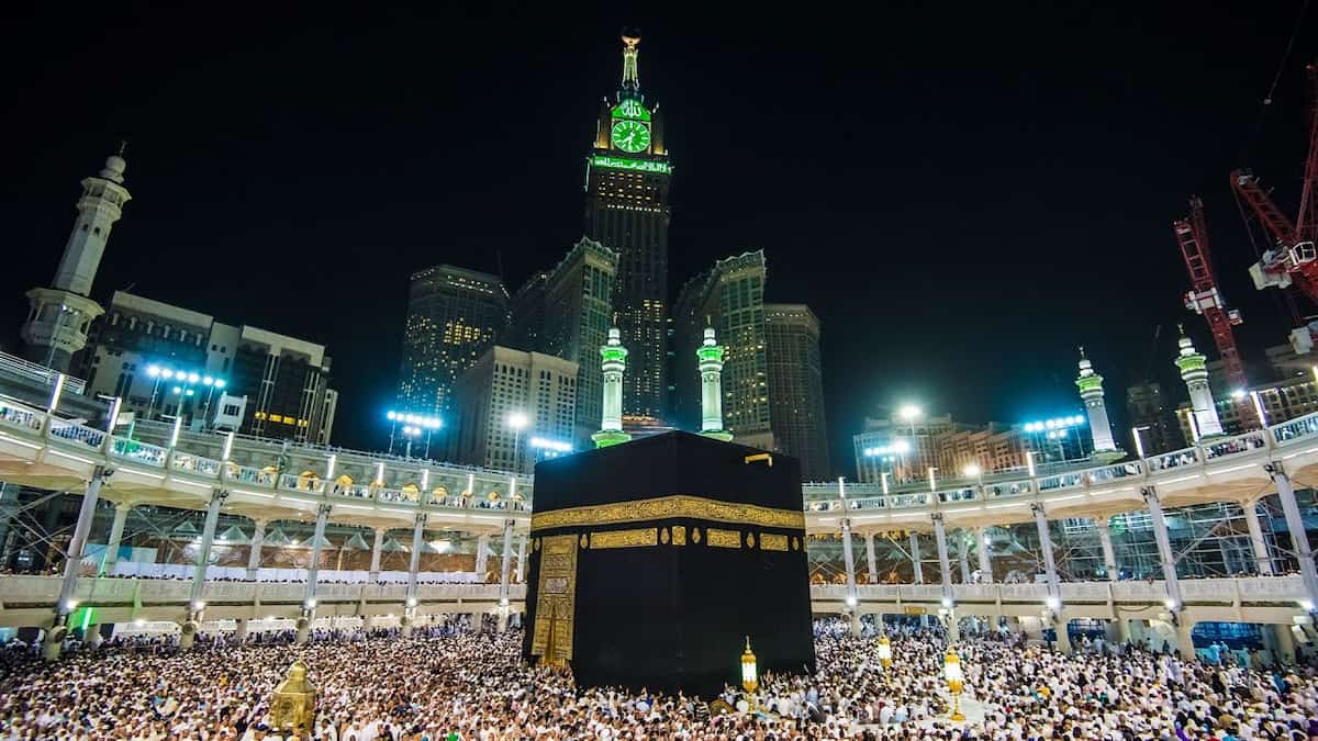 10 Nights 5 Star December Umrah Packages Special Online Booking