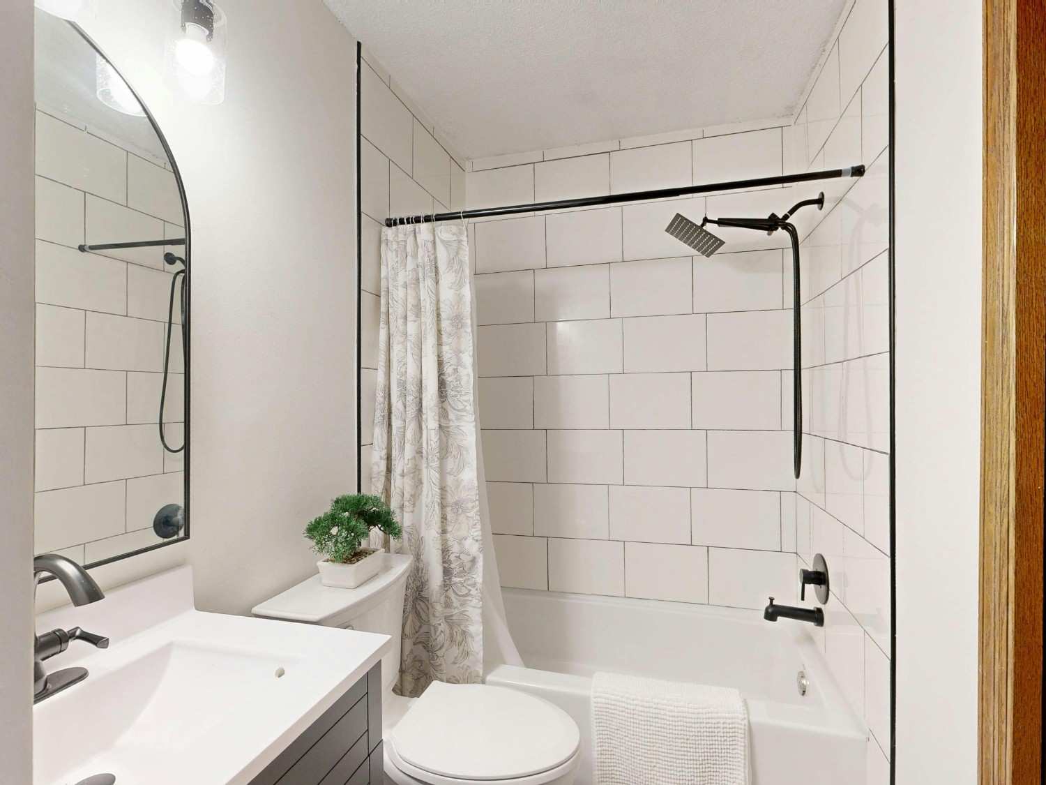 DIY vs Hiring a Contractor: What’s the Smarter Choice?