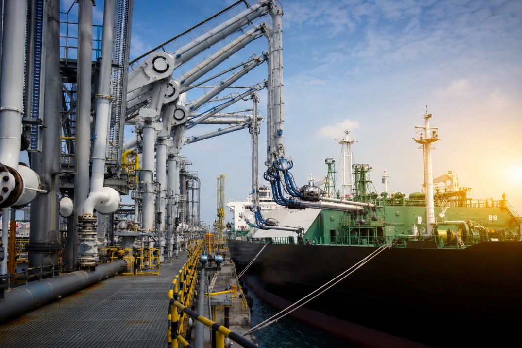 Marine Loading Arm Installation Engineering for LNG and Port Infrastructure 