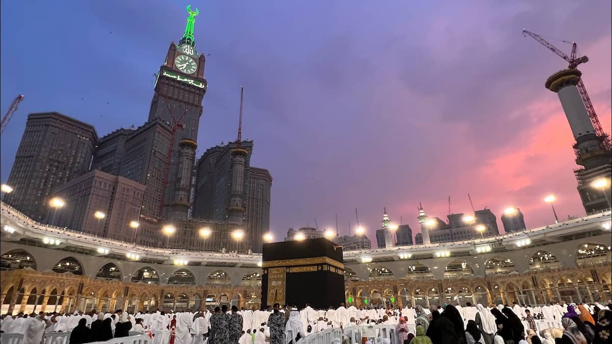 Best Easter Umrah Packages with Luxury Hotel Stays Included