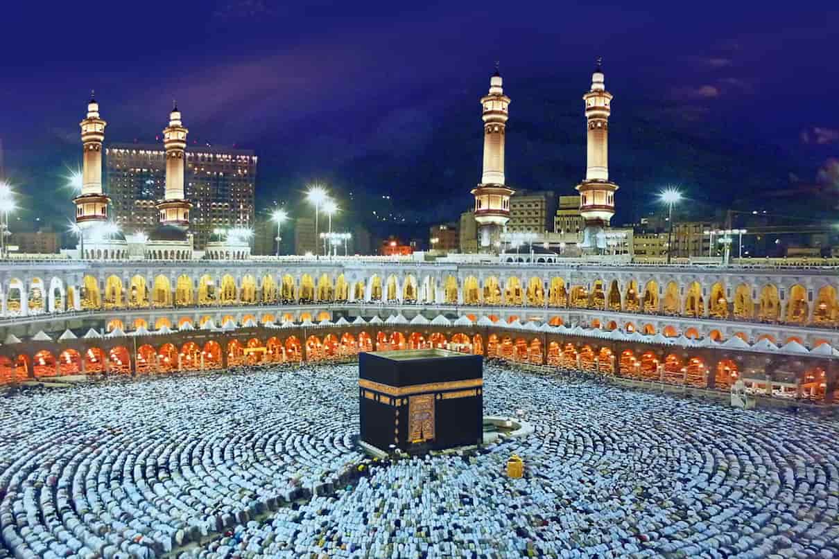 Exclusive 12 Nights 5 Star Easter Umrah Package Plans