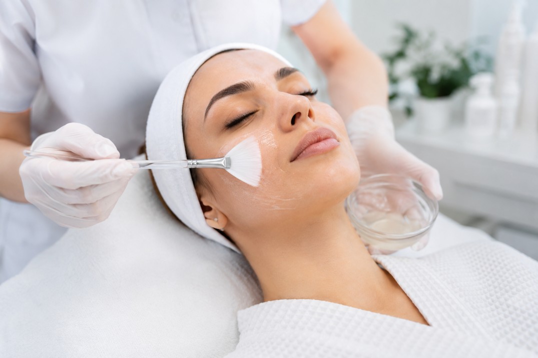 Fast Beauty Fixes: Why Chemical Peel Treatments in Dubai Deliver Quick Results