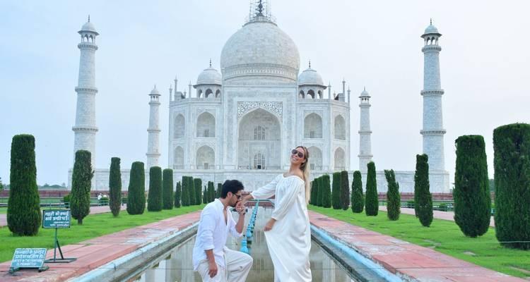 Delhi to Agra Day Trip by Car: Experience the Magic of the Taj Mahal in One Incredible Day