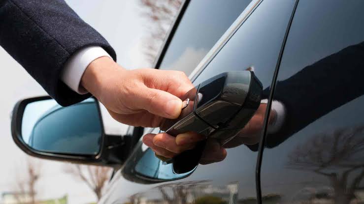How an Auto Locksmith in Dandenong Helps with Lost Car Keys and Lockouts
