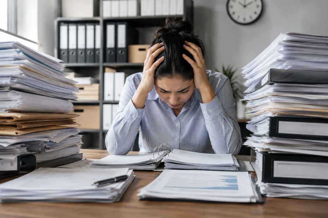 Top 10 Signs Your Business Has Outgrown Manual HR Processes 