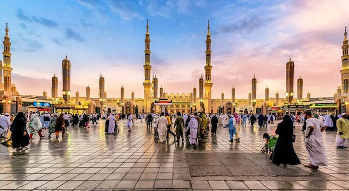 What Is Included in 10 Nights 5 Star December Umrah Packages