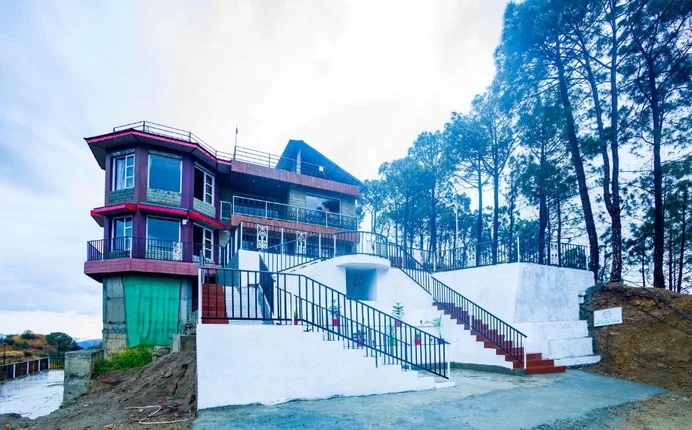 A Complete Guide to Staying at Alaya Stays Pine Shadow Flamingo in Shimla