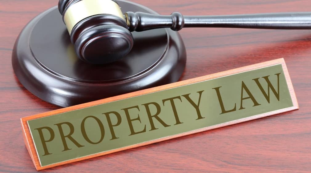 What Should You Know Before Consulting a Property Lawyer in Noida?