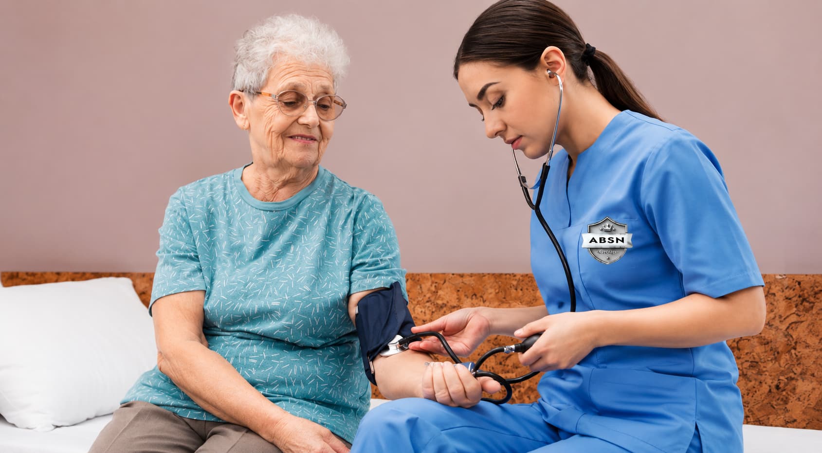 How to Choose the Right Patient Care Services in Noida for Home Care?