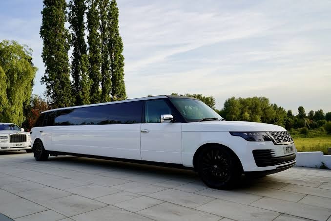Elegant Vintage Wedding Car Hire for a Memorable Celebration