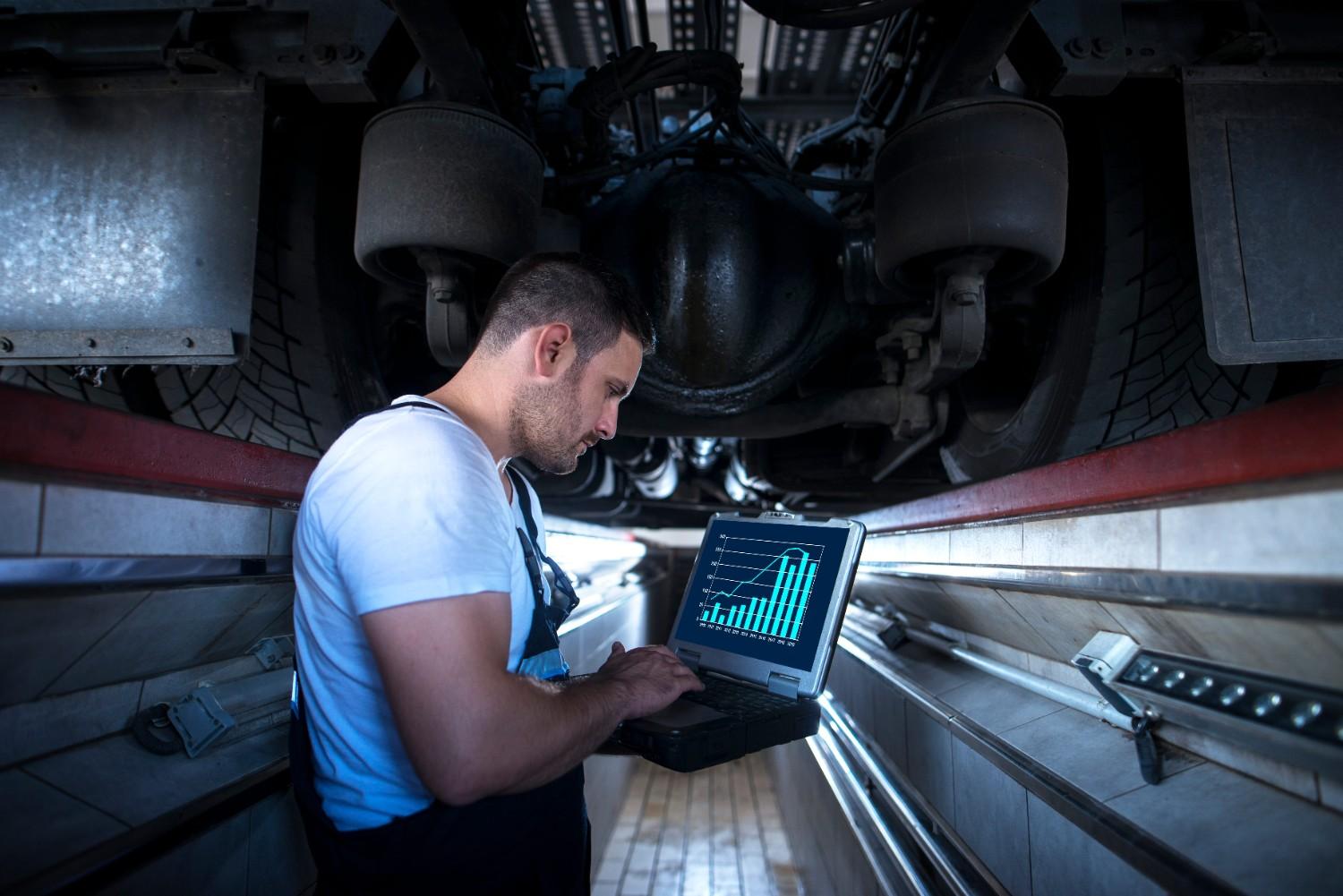 Choose the Right Automotive Garage Software for Your Shop