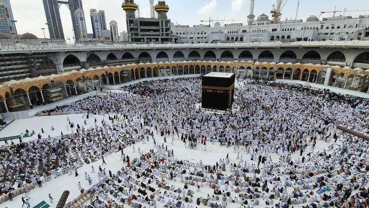 Best Umrah Travel Agency UK: Flights, Hotels and Visa Guide