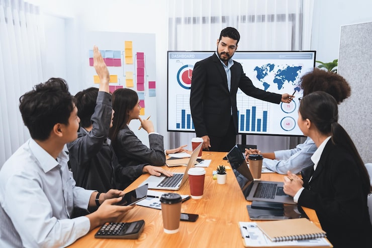 How to Build Prompt Engineering Skills with Training in Noida?