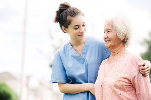 How to Choose the Best Elder Care Service Provider in Delhi NCR?