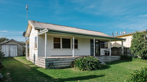Why Your Old Florida Home Might Be a Breeding Ground for Mold