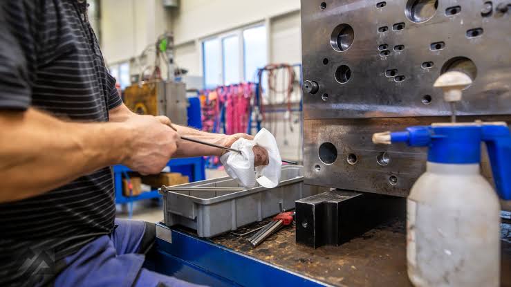 4 Key Strategies for Quality Control in Plastic Injection Molding