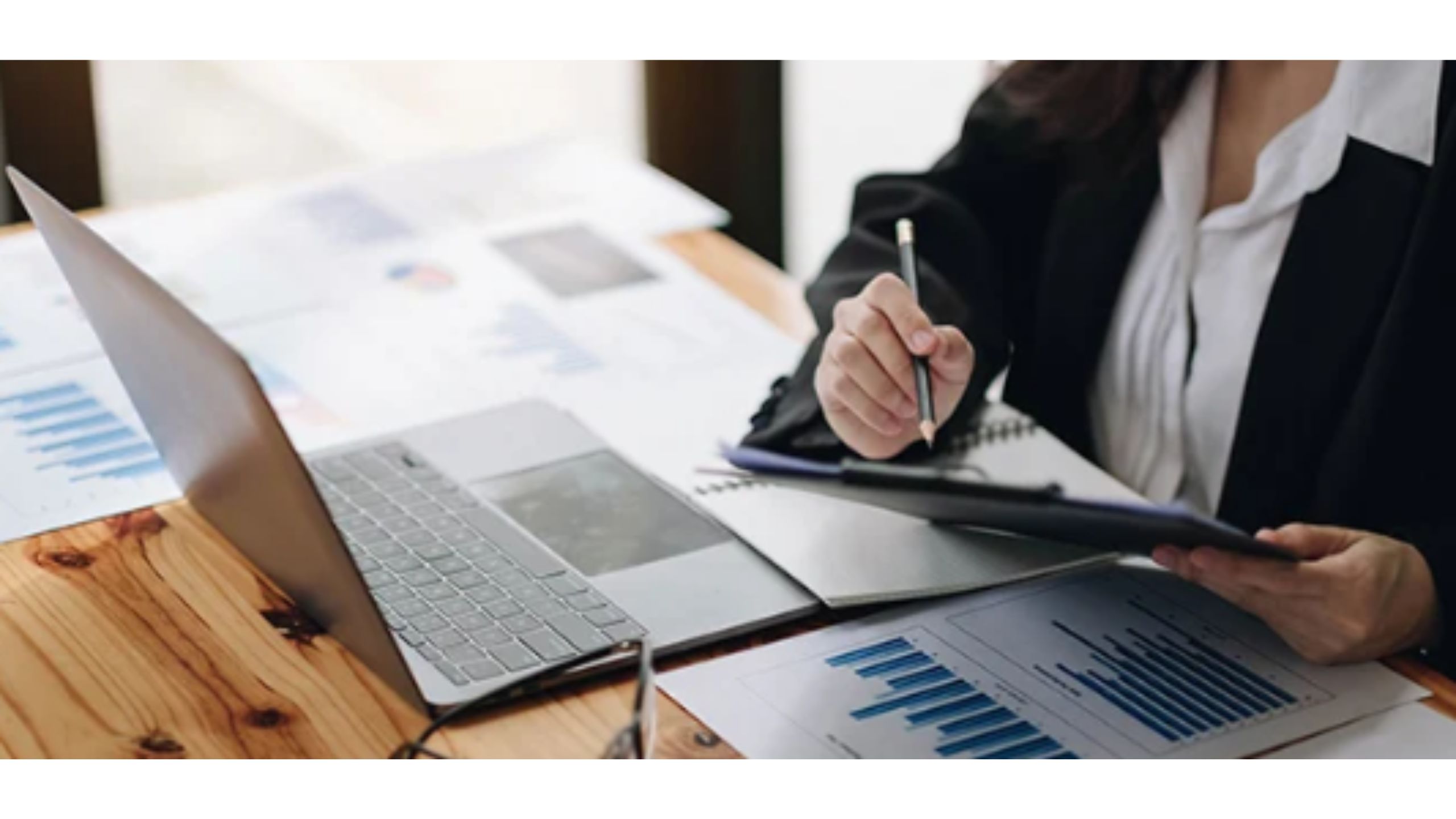 How the Right Tax Accountant in Toronto Can Simplify Your Finances