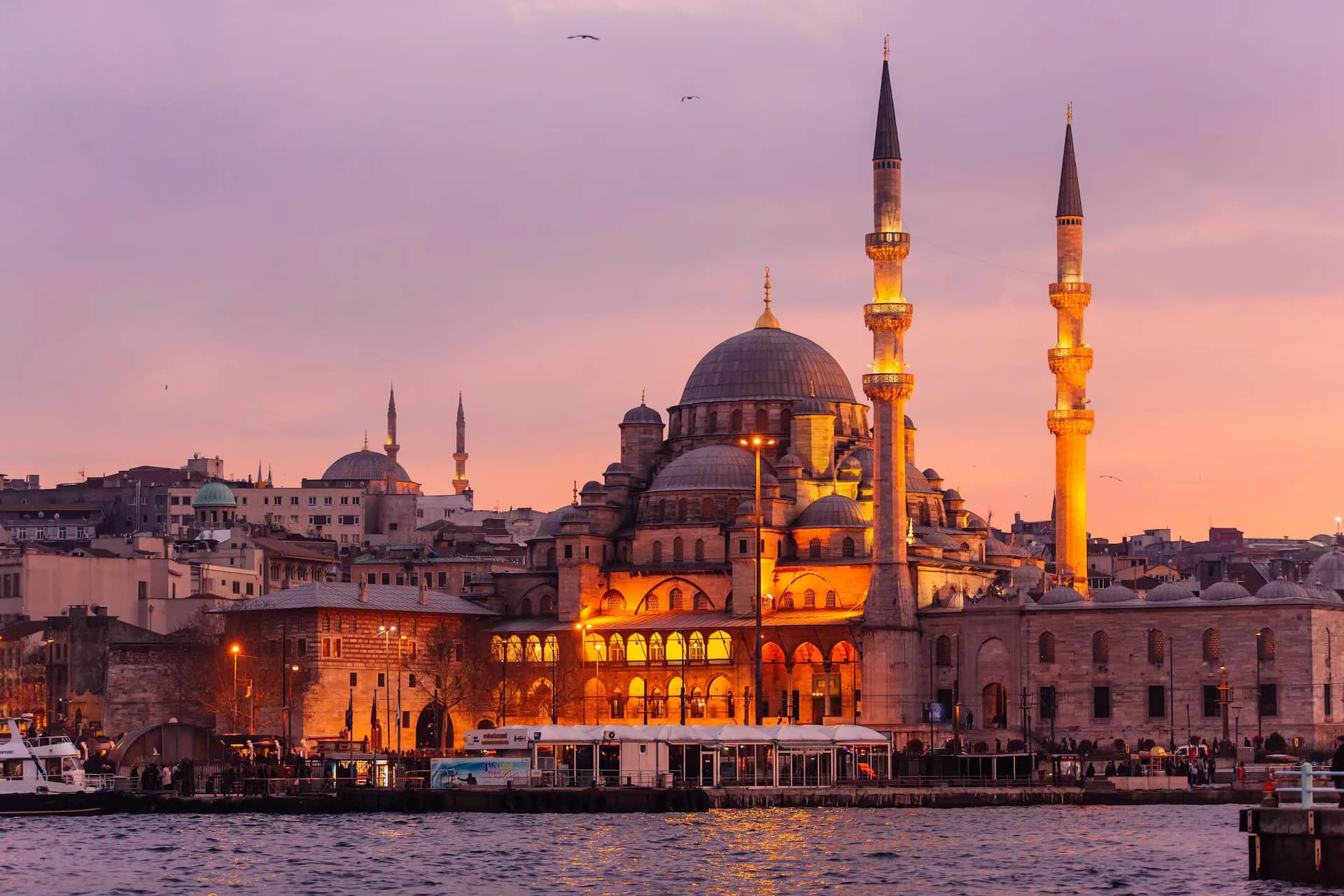 Turkey Holidays: From Istanbul Streets to Coastal Escapes