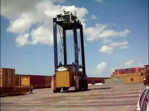 Straddle Carrier Market Intelligence: Key Insights Shaping Industry Growth